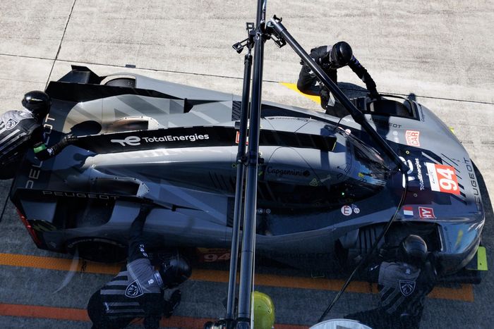 #94 Peugeot Totalenergies Peugeot 9X8: Loic Duval, Gustavo Menezes, James Rossiter