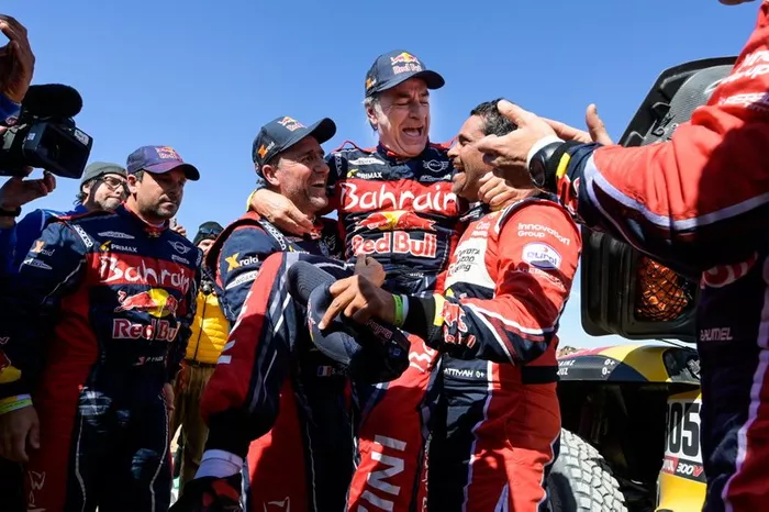 Ganador#305 JCW X-Raid Team: Carlos Sainz, #302 JCW X-Raid Team: Stephane Peterhansel, #300 Toyota Gazoo Racing: Nasser Al-Attiyah