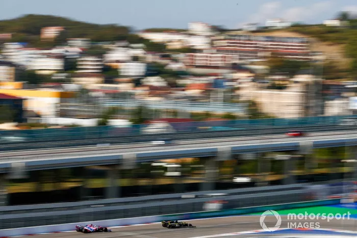 Daniel Ricciardo, Renault F1 Team R.S.20, Sergio Pérez, Racing Point RP20