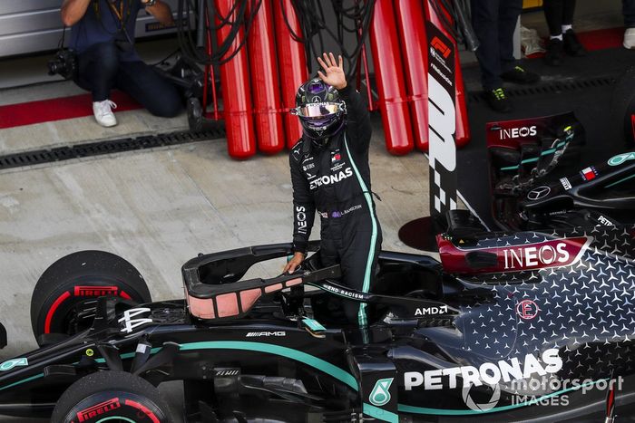 Ganador de la pole position Lewis Hamilton, Mercedes-AMG F1