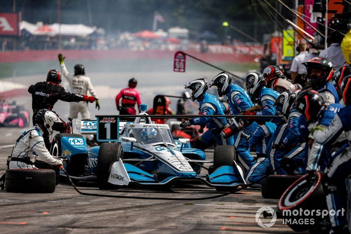 Josef Newgarden, Team Penske Chevrolet, pit stop