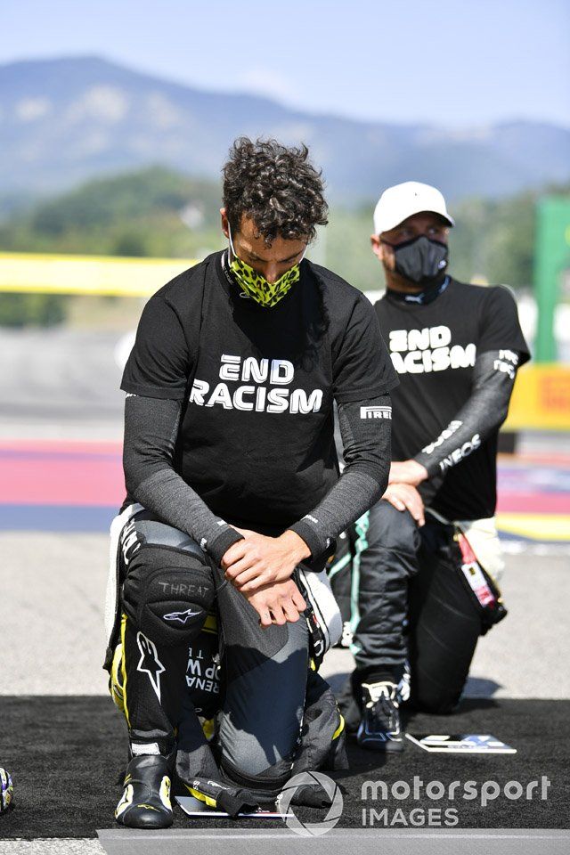 Daniel Ricciardo, Renault F1, Valtteri Bottas, Mercedes-AMG F1 en apoyo de la campaña para el fin del racismo