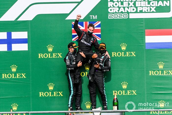 Podio: segundo lugar Valtteri Bottas, Mercedes-AMG F1, ganador Lewis Hamilton, Mercedes-AMG F1, tercer lugar Max Verstappen, Red Bull Racing
