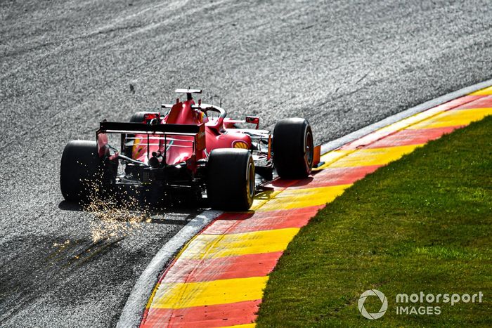 Sebastian Vettel, Ferrari SF1000 sacando chispas