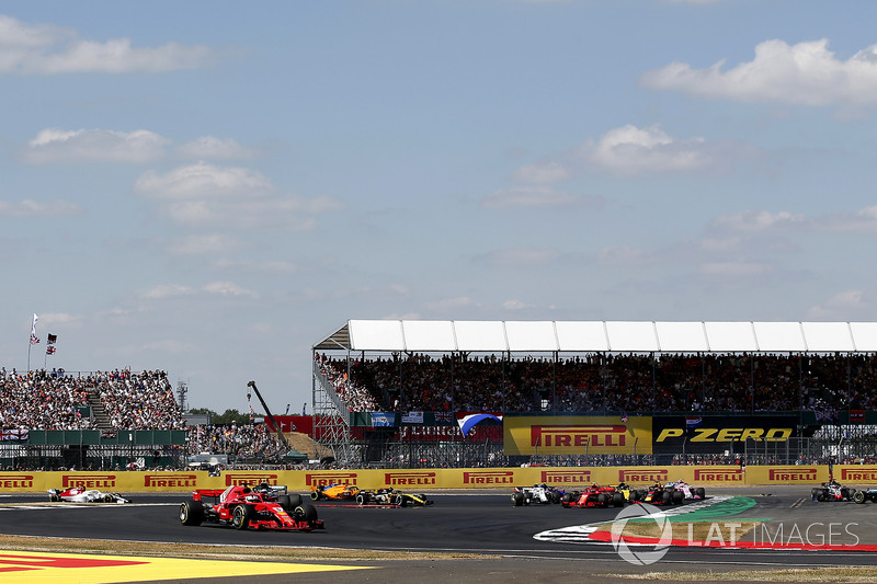 Себастьян Феттель, Ferrari SF71H лідирує на старті