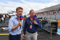 Simon Rennie, Red Bull Racing Race Engineer and Martin Brundle, Sky TV on the grid