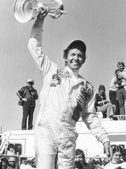 Ganador de la carrera Richard Petty