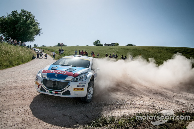 Paolo Andreucci e Anna Andreussi, Peugeot 208 T16, Peugeot Sport Italia, festaggiano la vittoria
