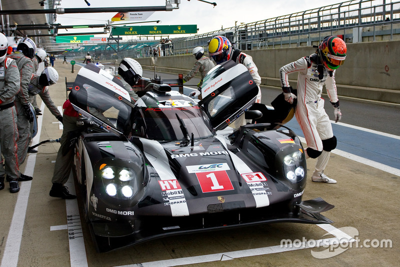 #1 Porsche Team Porsche 919 Hybrid: Timo Bernhard, Mark Webber, Brendon Hartley