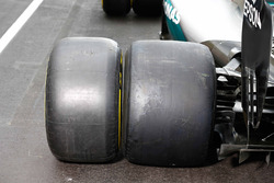 Mercedes AMG F1 W06 Hybrid з шинами Pirelli 2017 та 2016 років