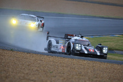 Porsche 919 Hybrid: Ромен Дюма, Нил Джани, Марк Либ