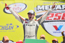 Ganador de la carrera Daniel Suárez, Joe Gibbs Racing Toyota