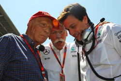 Niki Lauda, Presidente no ejecutivo de Mercedes con el Dr. Dieter Zetsche, Daimler AG CEO y Toto Wol