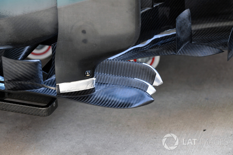 Аэродинамический элемент Mercedes F1 W08