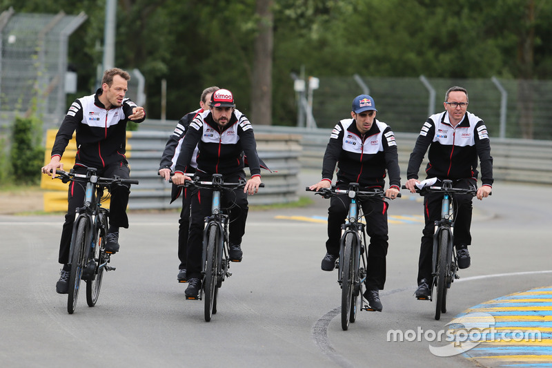 Alexander Wurz, Fernando Alonso, Sébastien Buemi, Toyota Gazoo Racing