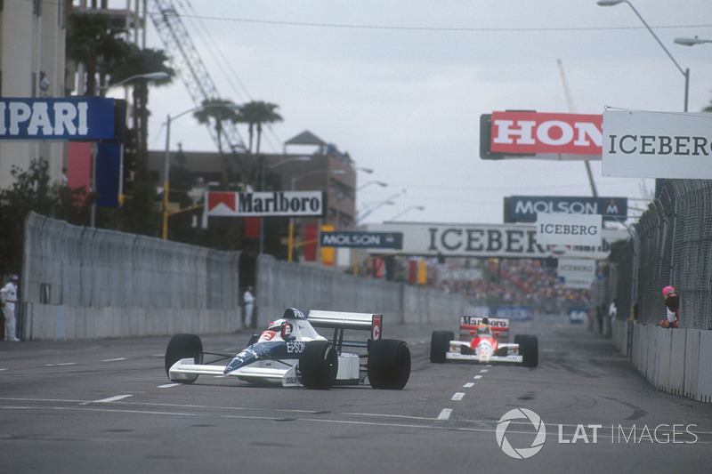 Jean Alesi, Tyrrell 018 Ford, Ayrton Senna, Mclaren MP4/5B Honda