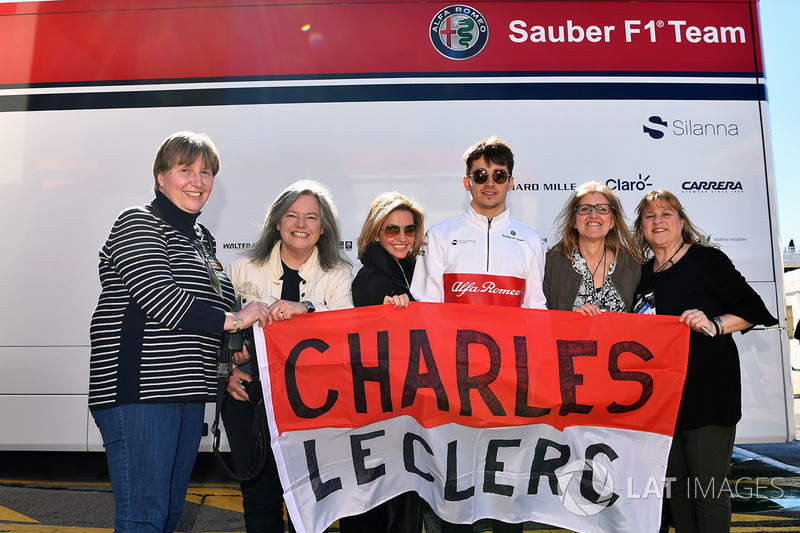 Charles Leclerc, Alfa Romeo Sauber F1 Team with his fans