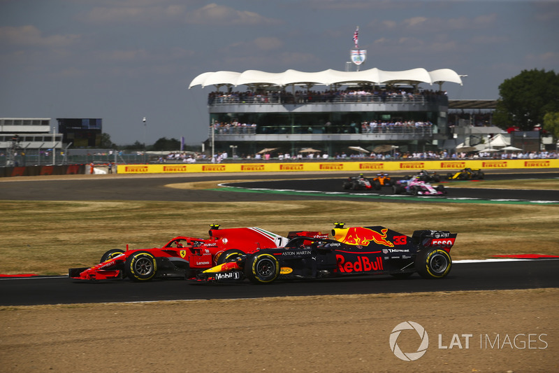 Kimi Raikkonen, Ferrari SH71H e Max Verstappen, Red Bull Racing RB14