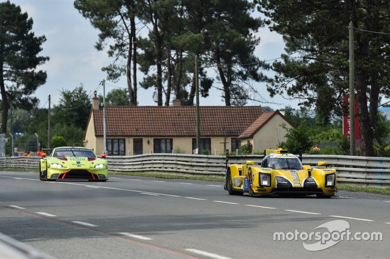 #29 Racing Team Nederland Dallara P217: Frits van Eerd, Giedo van der Garde, Jan Lammers, #97 Aston Martin Racing Aston Martin Vantage AMR: Alex Lynn, Maxime Martin, Jonathan Adams