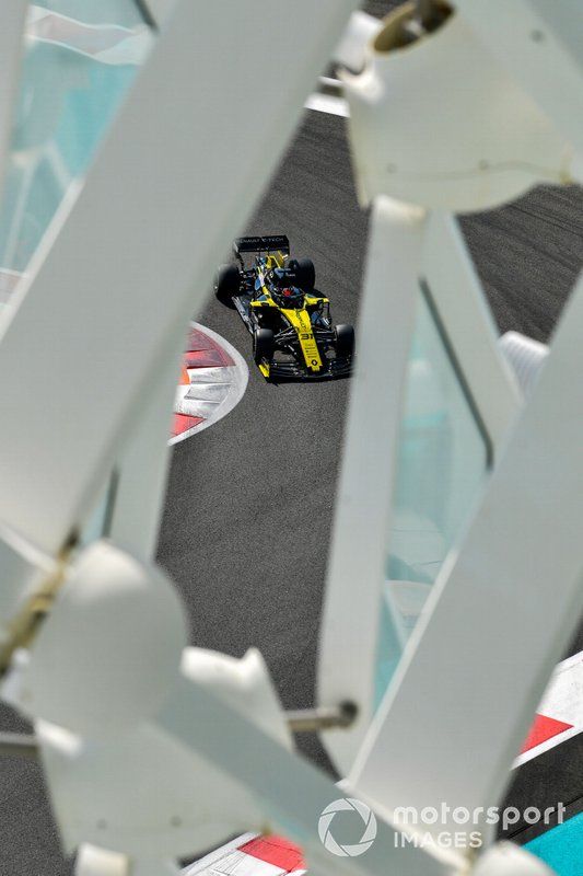 Esteban Ocon, Renault R.S. 19 