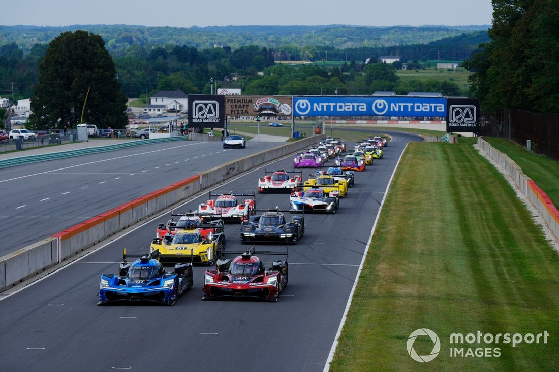 #10 Wayne Taylor Racing with Andretti Acura ARX-06: Ricky Taylor, Filipe Albuquerque, #40 Wayne Taylor Racing with Andretti Acura ARX-06: Jordan Taylor, Louis Deletraz
