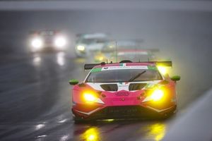 #83 Iron Dames Lamborghini Huracan GT3 EVO2: Rahel Frey, Michelle Gatting, Sarah Bovy