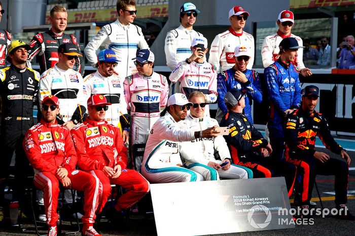 Foto de grupo de pilotos clase 2018