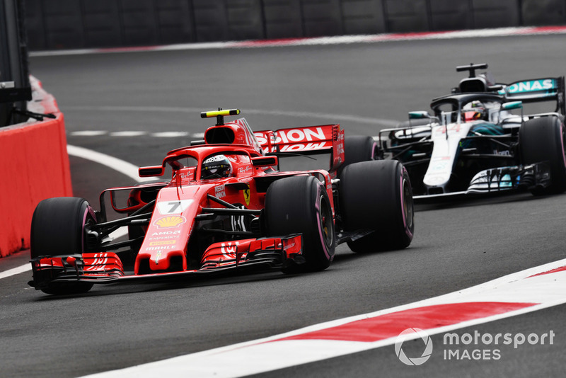 Kimi Raikkonen, Ferrari SF71H, Lewis Hamilton, Mercedes AMG F1 W09 EQ Power+