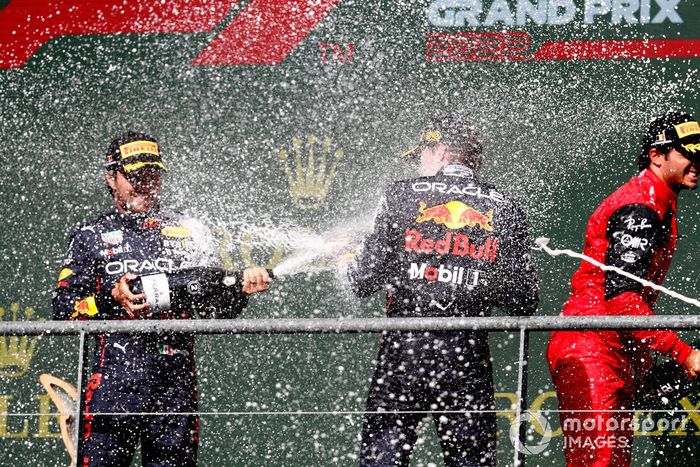 Podio: segundo lugar Sergio Pérez, Red Bull Racing, ganador Max Verstappen, Red Bull Racing