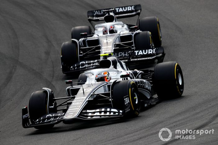 Yuki Tsunoda, AlphaTauri AT03, Pierre Gasly, AlphaTauri AT03