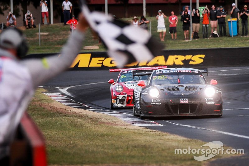 I vincitori della gara #912 EBM Porsche 911 GT3-R: Dirk Werner, Dennis Olsen, Matt Campbell