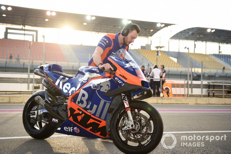 Meccanici Red Bull KTM Tech 3