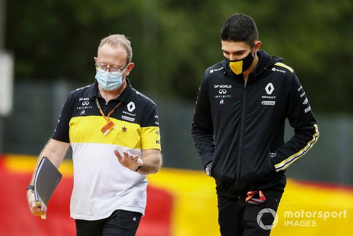 Esteban Ocon, Renault F1, recorre la pista de Spa