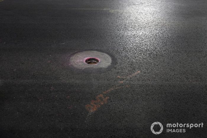 Arqueta a reparar en el circuito