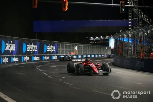 Charles Leclerc, Ferrari SF-23, George Russell, Mercedes F1 W14
