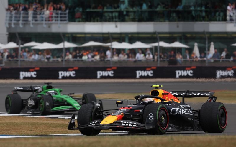 Nico Hulkenberg, Sauber, Yuki Tsunoda, Red Bull Racing Team