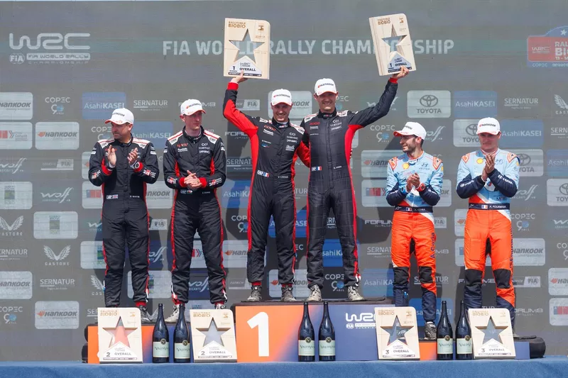 Podium : Vainqueurs Sébastien Ogier, Vincent Landais, Toyota Gazoo Racing WRT Toyota GR Yaris Rally1, deuxième Elfyn Evans, Scott Martin, Toyota Gazoo Racing WRT Toyota GR Yaris Rally1, troisième Adrien Fourmaux, Alexandre Coria, Hyundai World Rally Team 