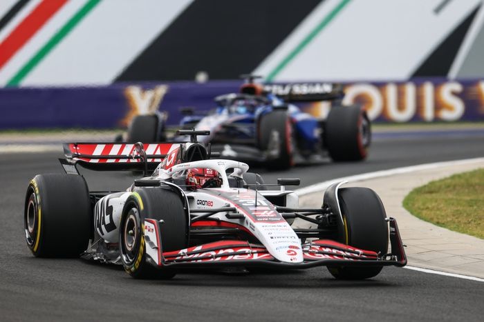 Esteban Ocon, Haas F1 Team, Alexander Albon, Williams