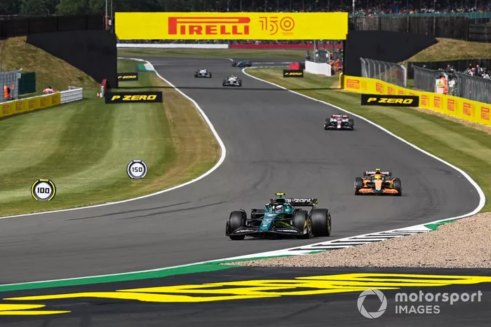 Sebastian Vettel, Aston Martin AMR22, Lando Norris, McLaren MCL36, Valtteri Bottas, Alfa Romeo C42