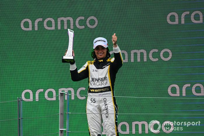 Podio: segundo lugar Jamie Chadwick, Jenner Racing