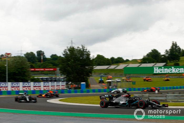 Lewis Hamilton, Mercedes F1 W11, Valtteri Bottas, Mercedes F1 W11, Alex Albon, Red Bull Racing RB16