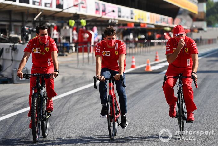 Charles Leclerc, Ferrari en bicicleta