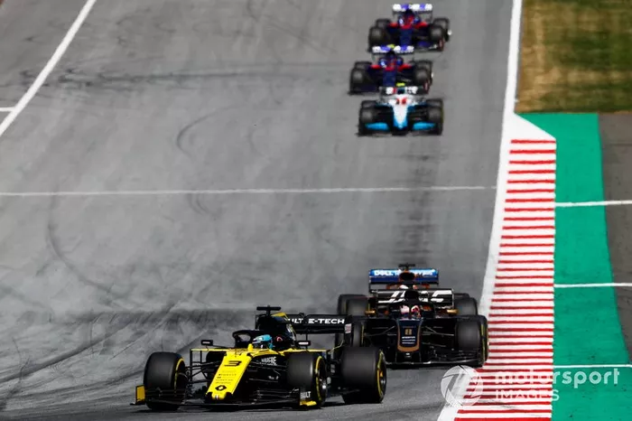 Daniel Ricciardo, Renault F1 Team R.S.19, Romain Grosjean, Haas F1 Team VF-19 y Robert Kubica, Williams FW42