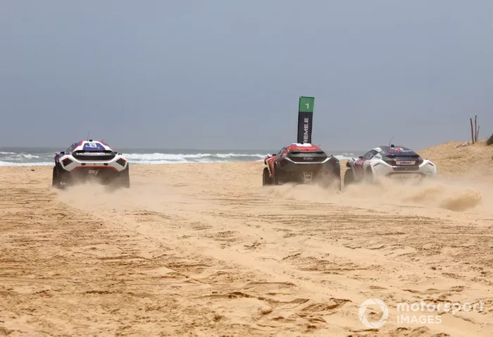 Sara Price, Kyle Leduc, Chip Ganassi Racing Laia Sanz, Carlos Sainz, Sainz XE Team Catie Munnings, Timmy Hansen, Andretti United Extreme E
