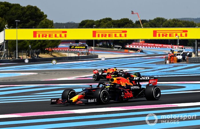 Sergio Pérez, Red Bull Racing RB16B, Max Verstappen, Red Bull Racing RB16B