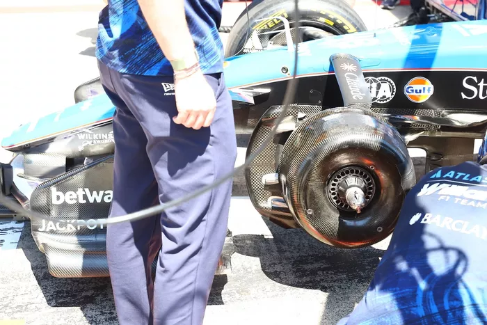 المواصفات الفنية لسيارة ويليامز FW48