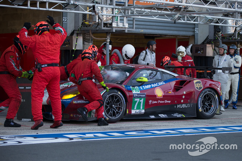 #71 AF Corse Ferrari 488 GTE: Davide Rigon, Sam Bird, Miguel Molina