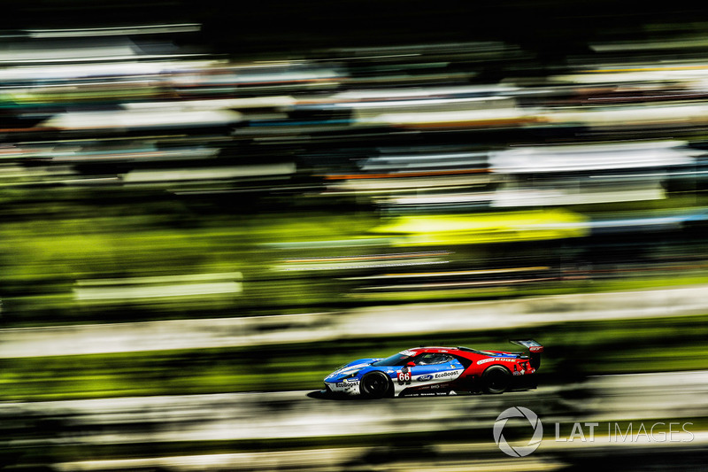 1. #66 Chip Ganassi Racing Ford GT: Dirk Müller, Joey Hand