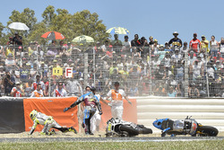 Chute de Jack Miller, Estrella Galicia 0,0 Marc VDS, et Alvaro Bautista, Aspar Racing Team