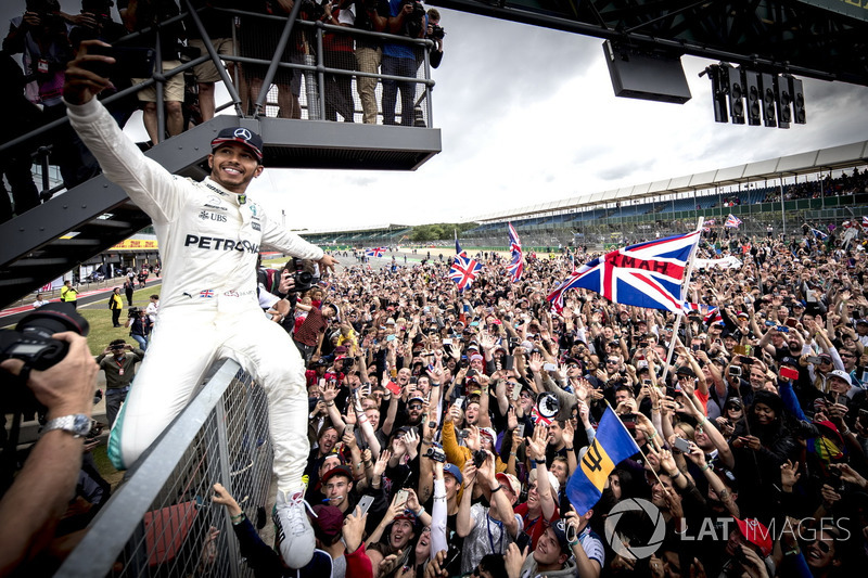 Yarış galibi Lewis Hamilton, Mercedes AMG F1